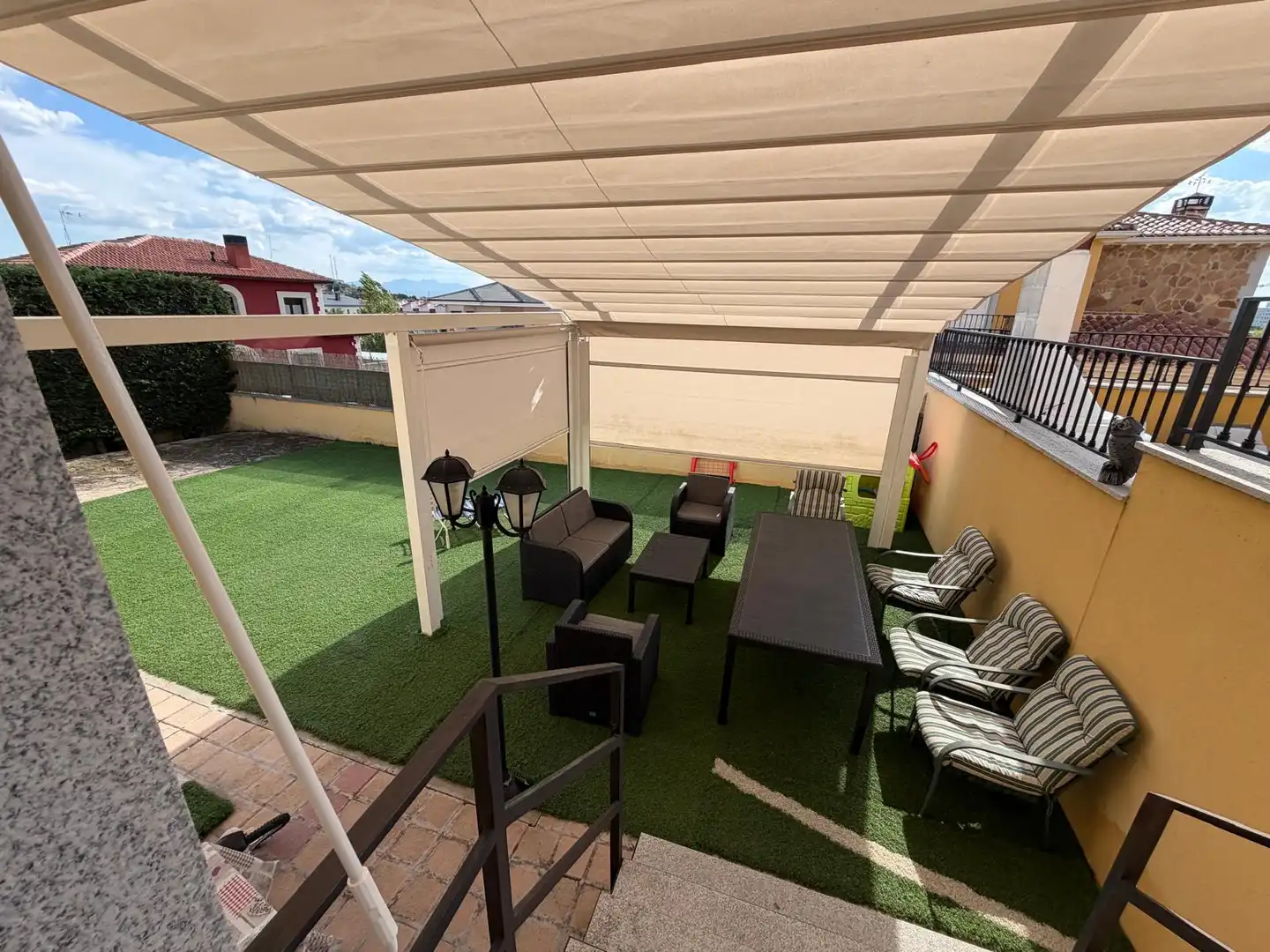 Terrassa de Casa adosada en venda en Ávila amb Calefacció i Jardí privat