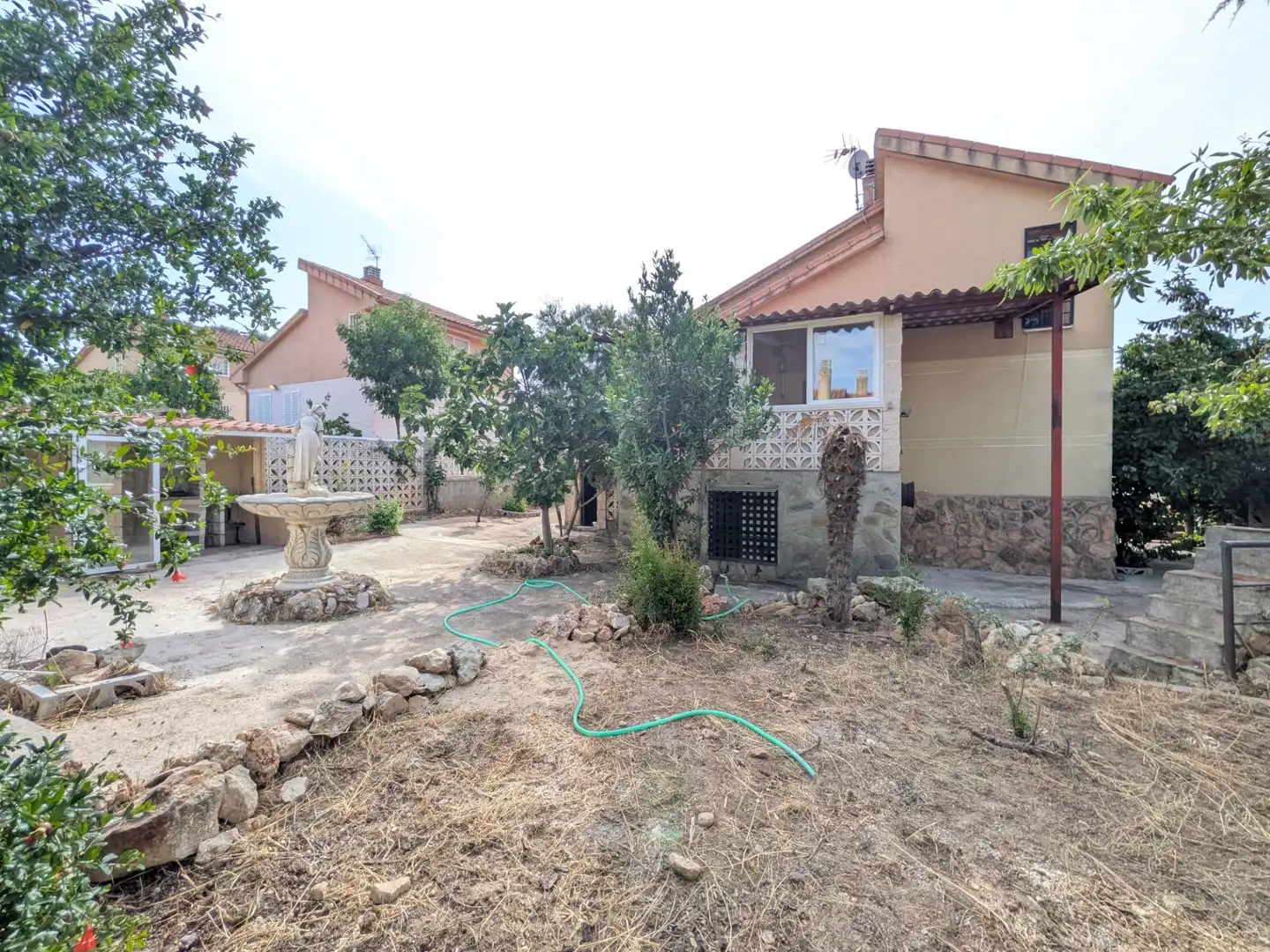 Vista exterior de Casa o chalet en venta en Loranca de Tajuña con Calefacción y Jardín privado