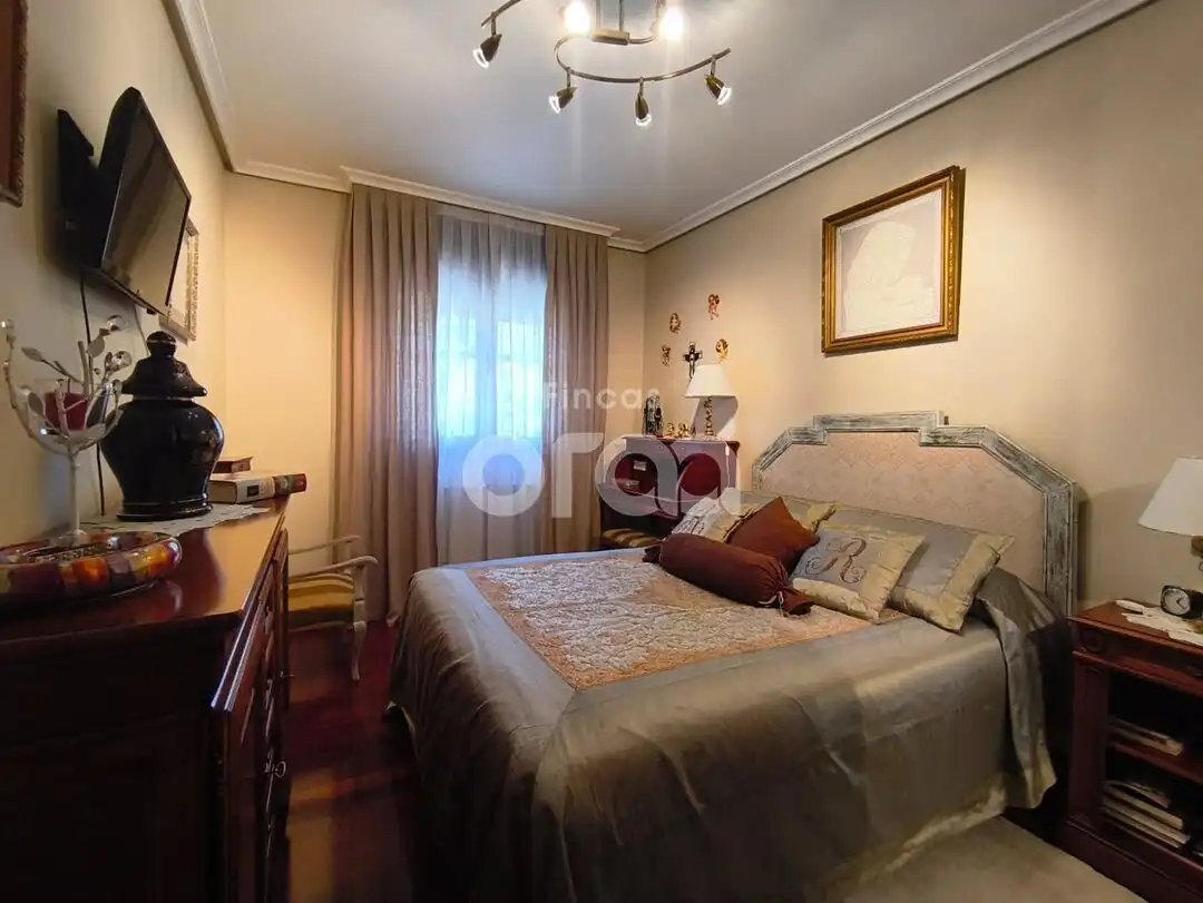 Bedroom of Flat for sale in Santurtzi   with Heating, Storage room and Balcony