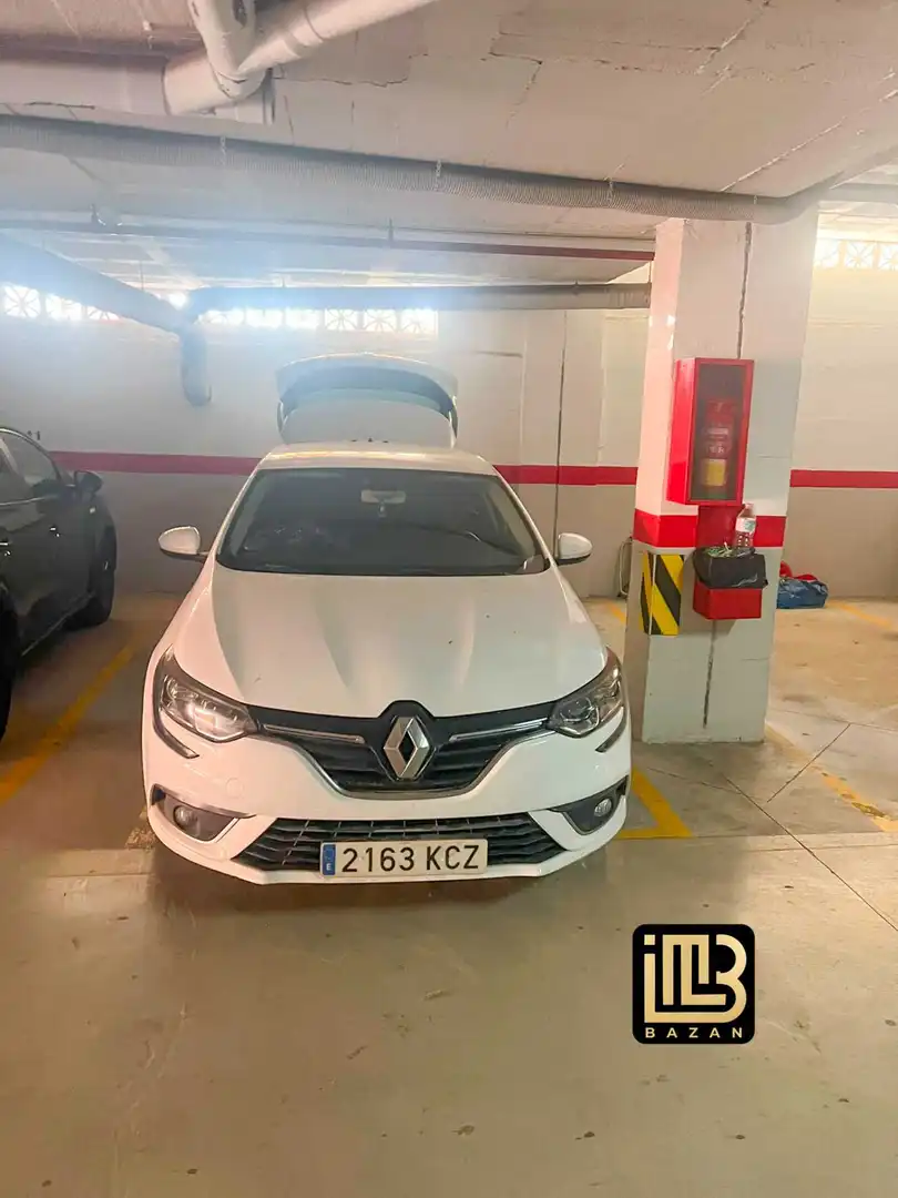 Parking de Piso de alquiler en Mijas con Aire acondicionado, Terraza y Amueblado