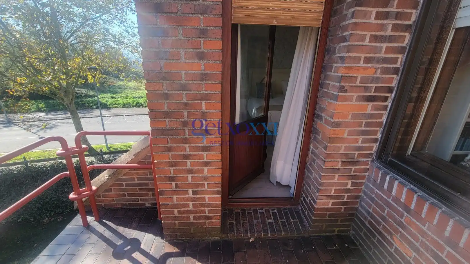 Vista exterior de Casa adosada en venda en Leioa amb Calefacció, Jardí privat i Terrassa