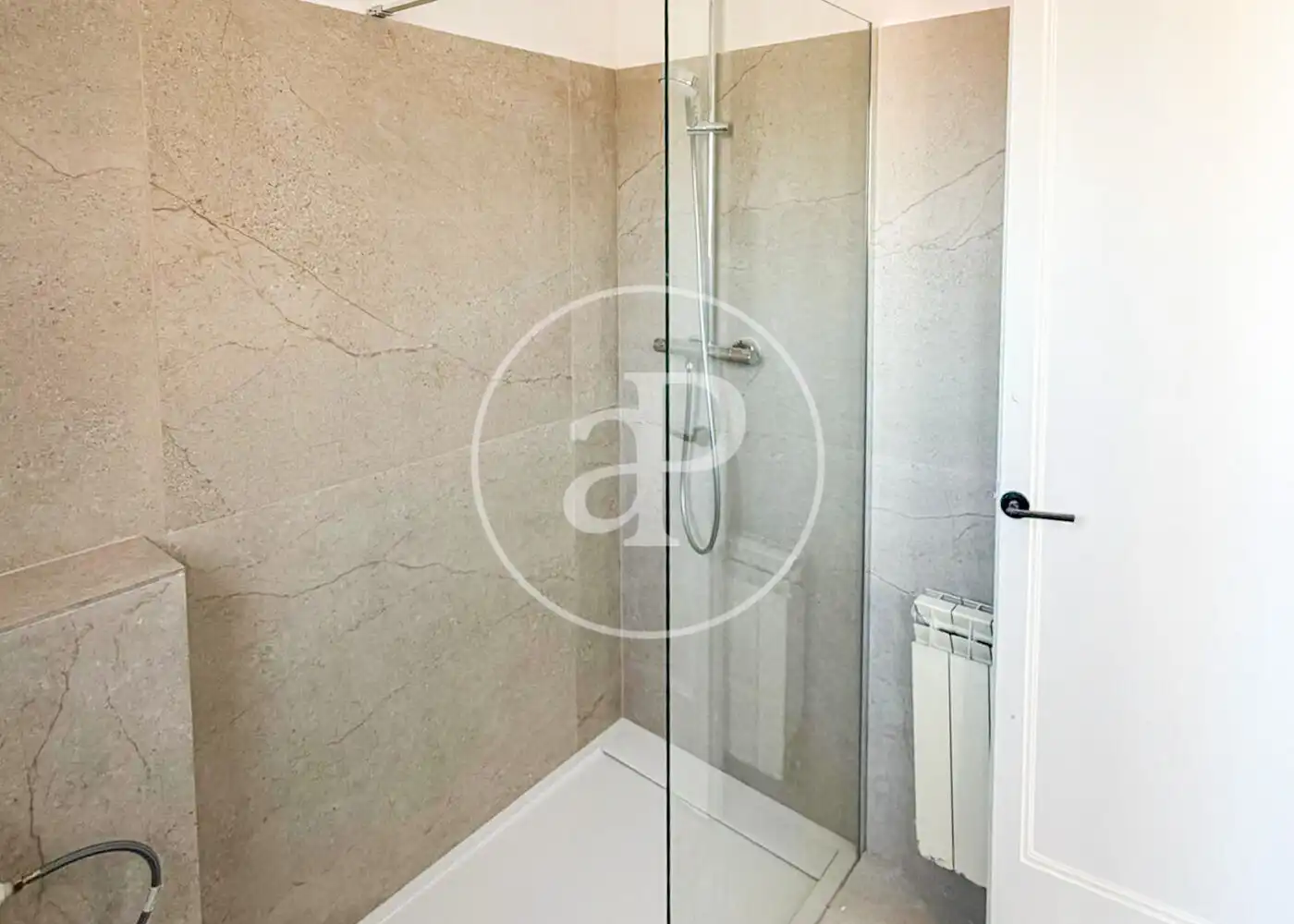 Baño de Piso en venta en Barcelona con Aire acondicionado, Calefacción y Terraza