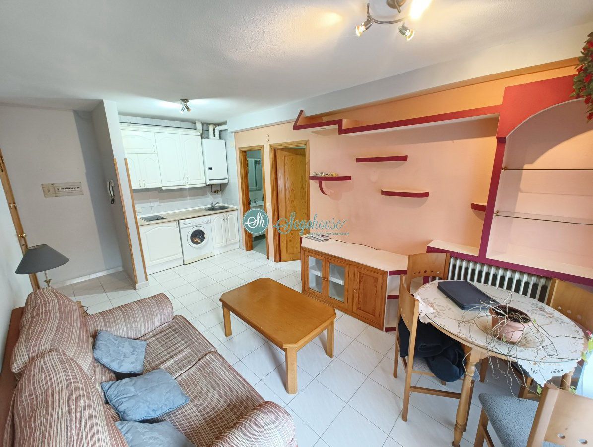 Living room of Flat for sale in San Cristóbal de Segovia  with Heating, Terrace and Storage room