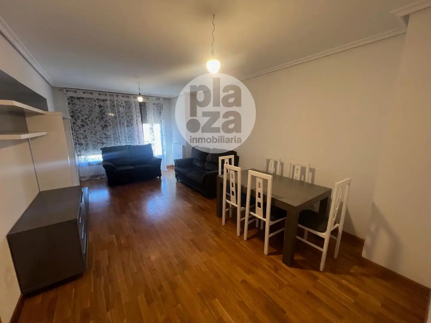 Sala d'estar de Pis de lloguer en Burgos amb Terrassa, Traster i Moblat