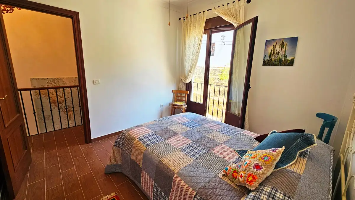 Habitación de Casa adosada en venta en Aroche con Aire acondicionado, Jardín privado y Amueblado