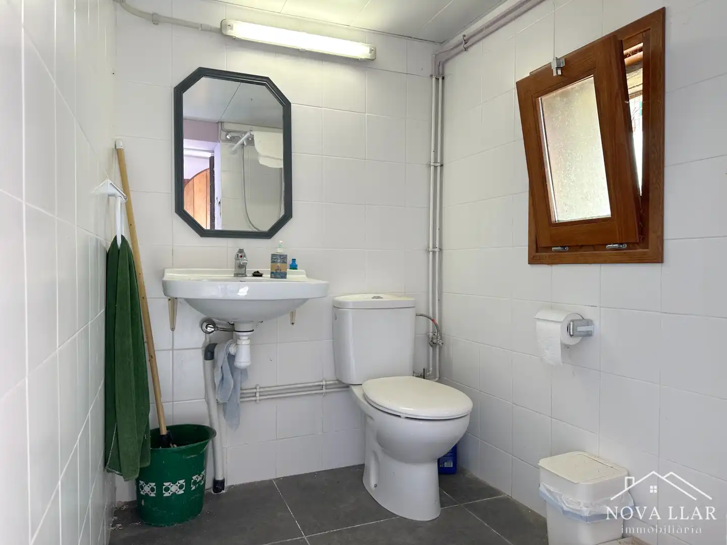 Baño de Finca rústica en venta en Les Llosses con Calefacción, Jardín privado y Parquet