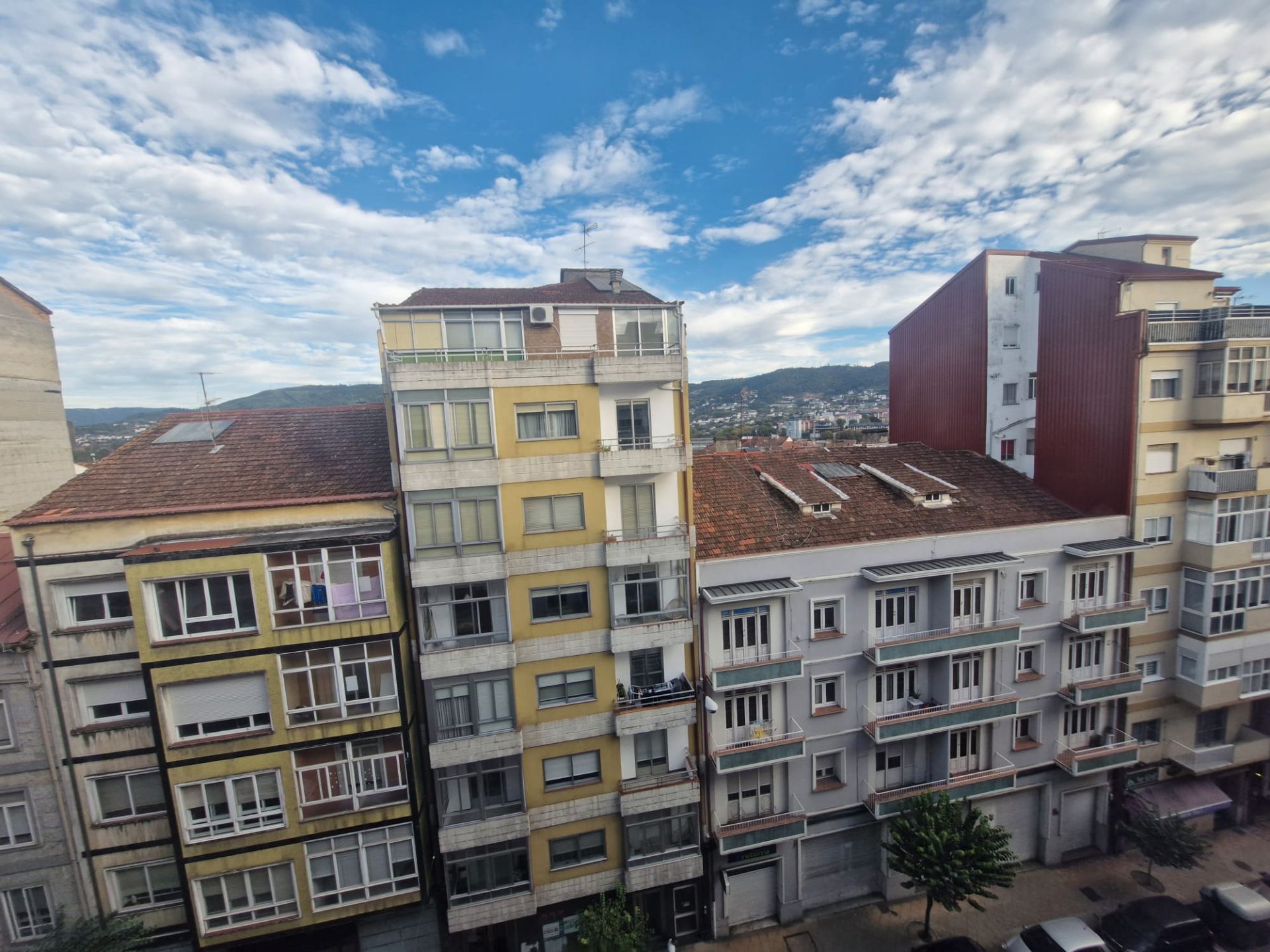 Vista exterior de Pis en venda en Ourense Capital  amb Balcó