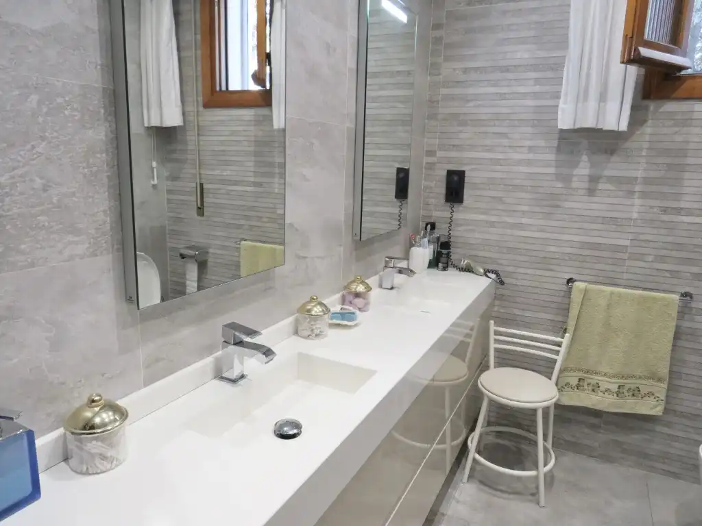 Bathroom of Houses for sale in Algete