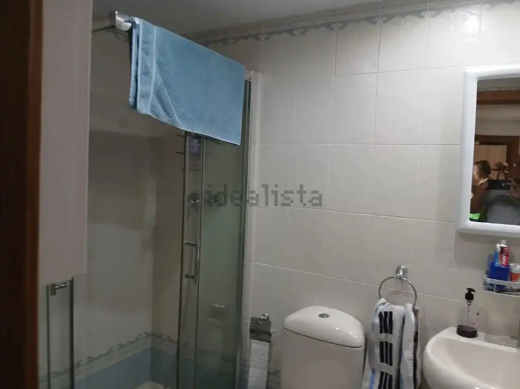 Baño de Piso de alquiler en Catarroja con Aire acondicionado, Terraza y Amueblado