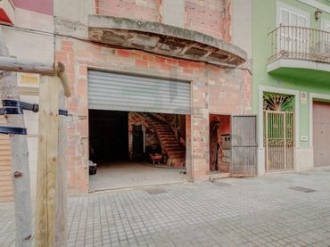 Adossat amb balcó en venda a CORTS VALENCIANES 20