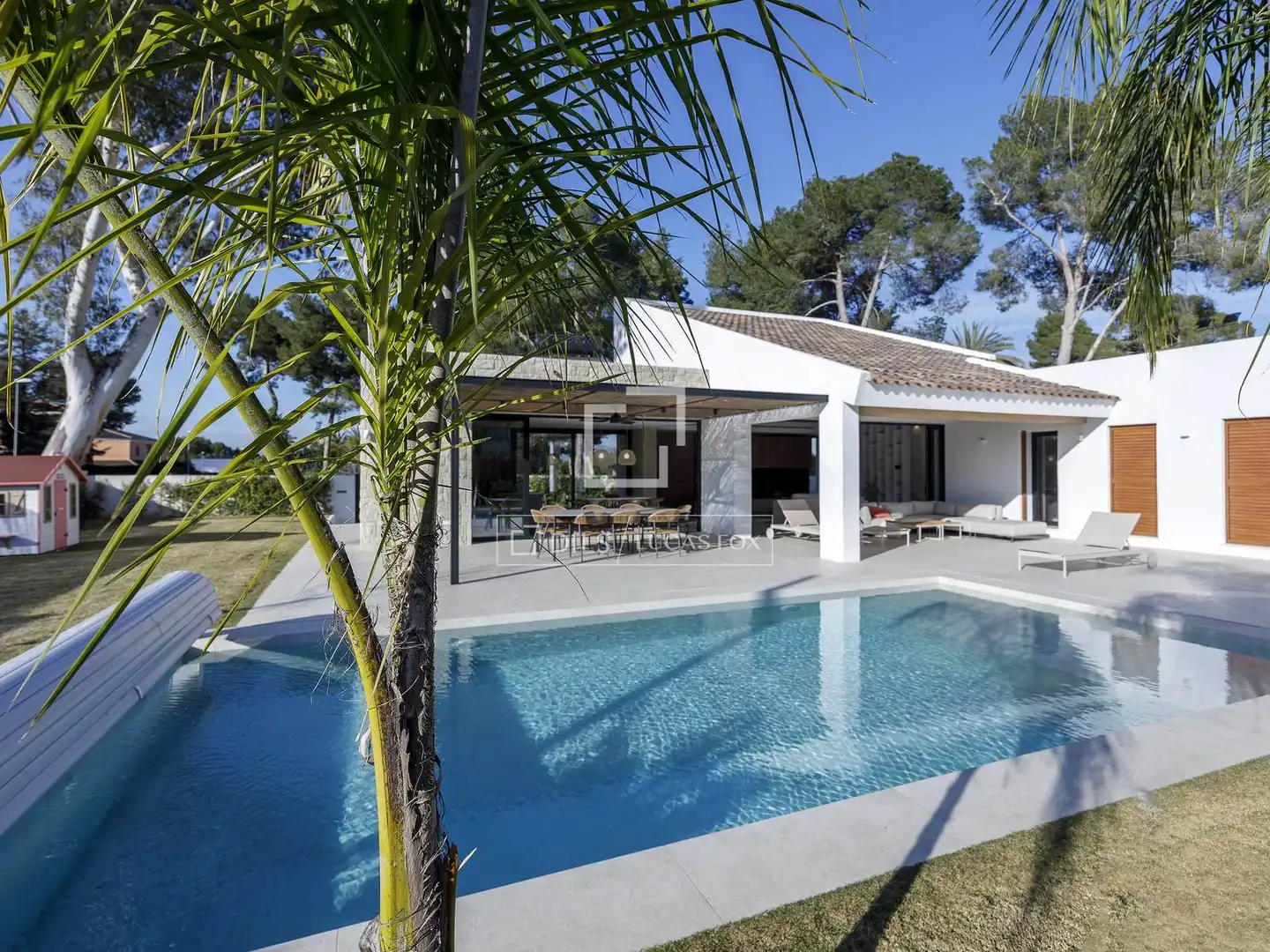 Vista exterior de Casa o chalet en venta en L'Eliana con Aire acondicionado, Calefacción y Jardín privado