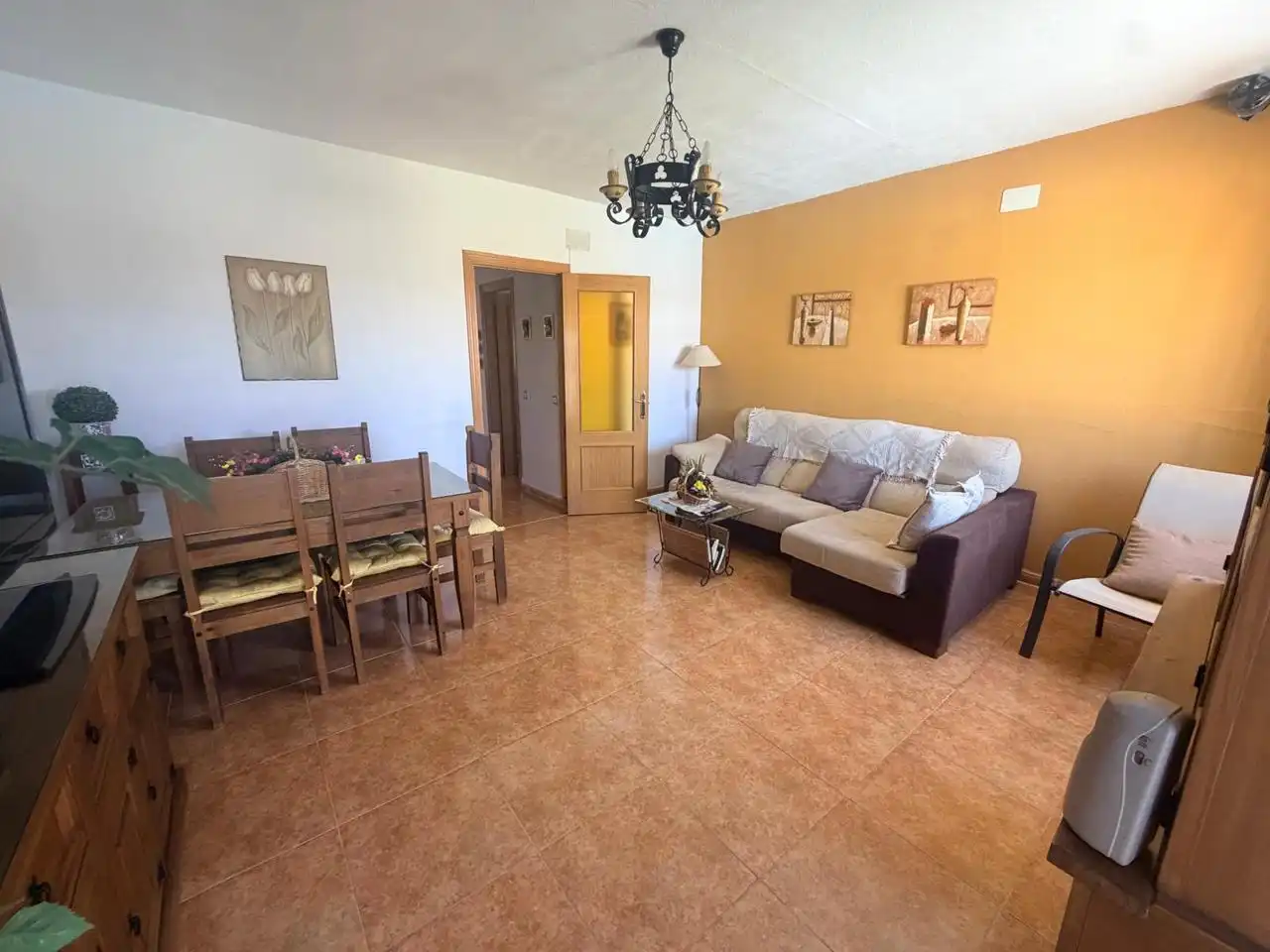 Sala d'estar de Casa adosada en venda en Zarza de Tajo amb Calefacció, Jardí privat i Piscina