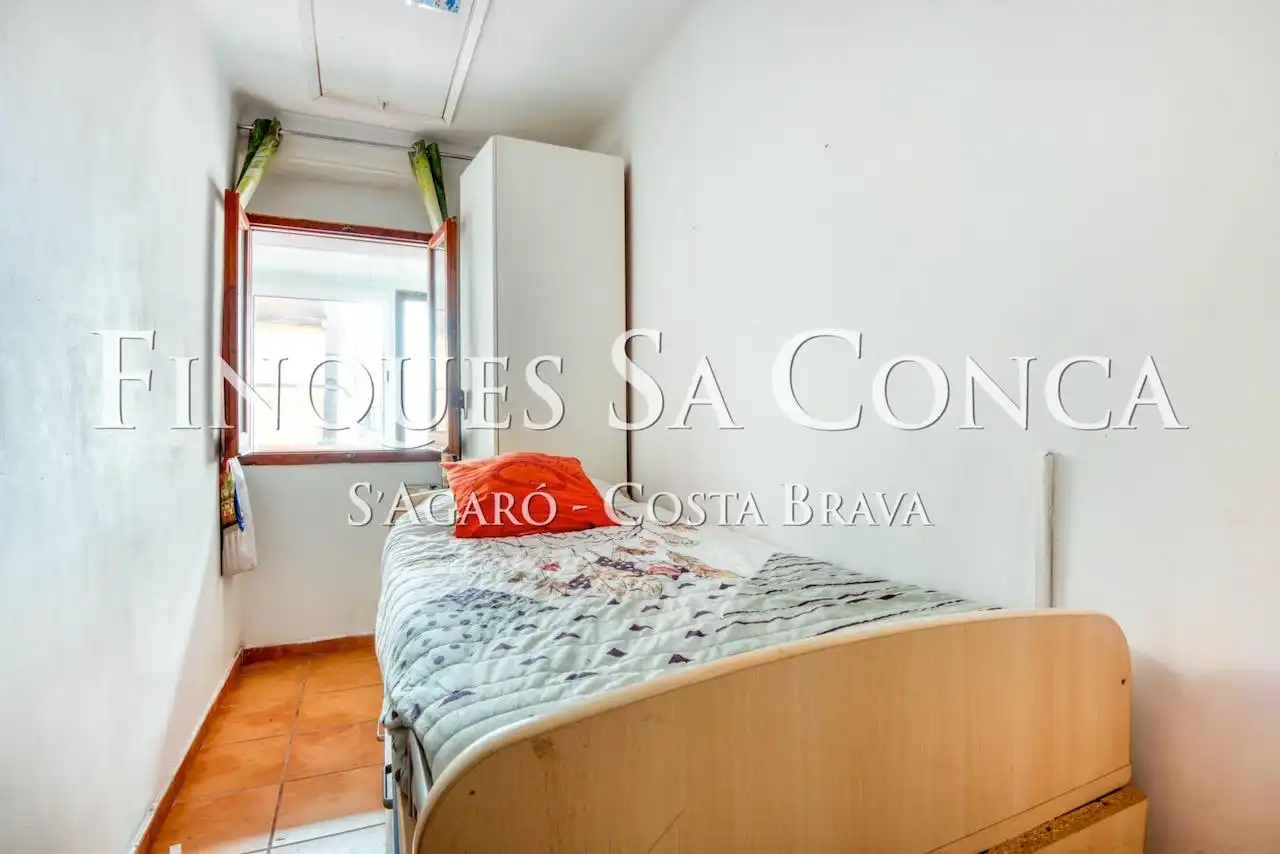 Habitación de Casa adosada en venta en Sant Feliu de Guíxols con Calefacción