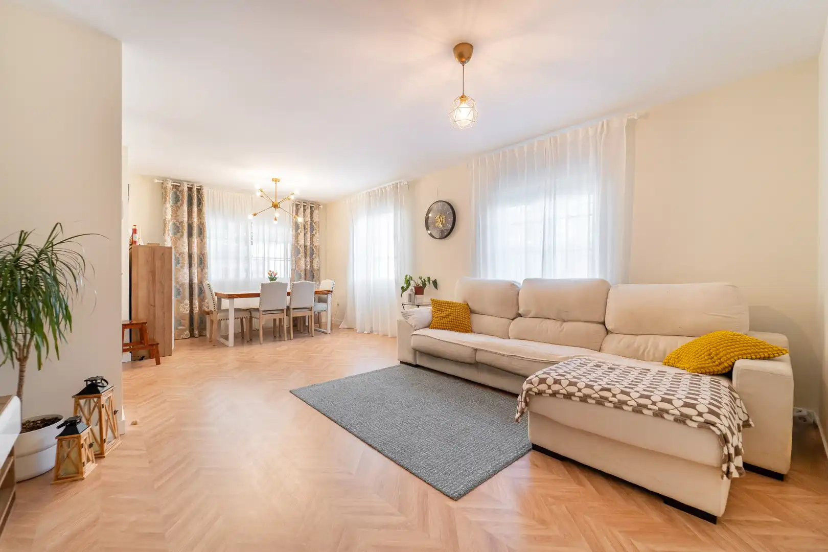 Villa mit Garten zum Verkauf in Calle Abedul, imagen 2