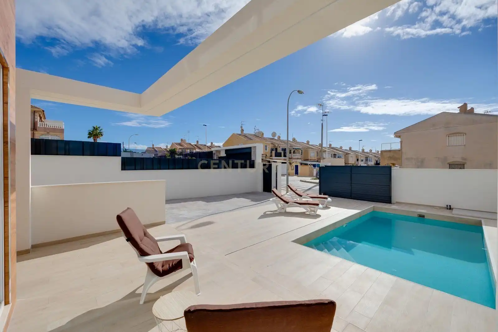 Vista exterior de Casa o chalet en venta en Torrevieja con Aire acondicionado, Piscina y Domótica