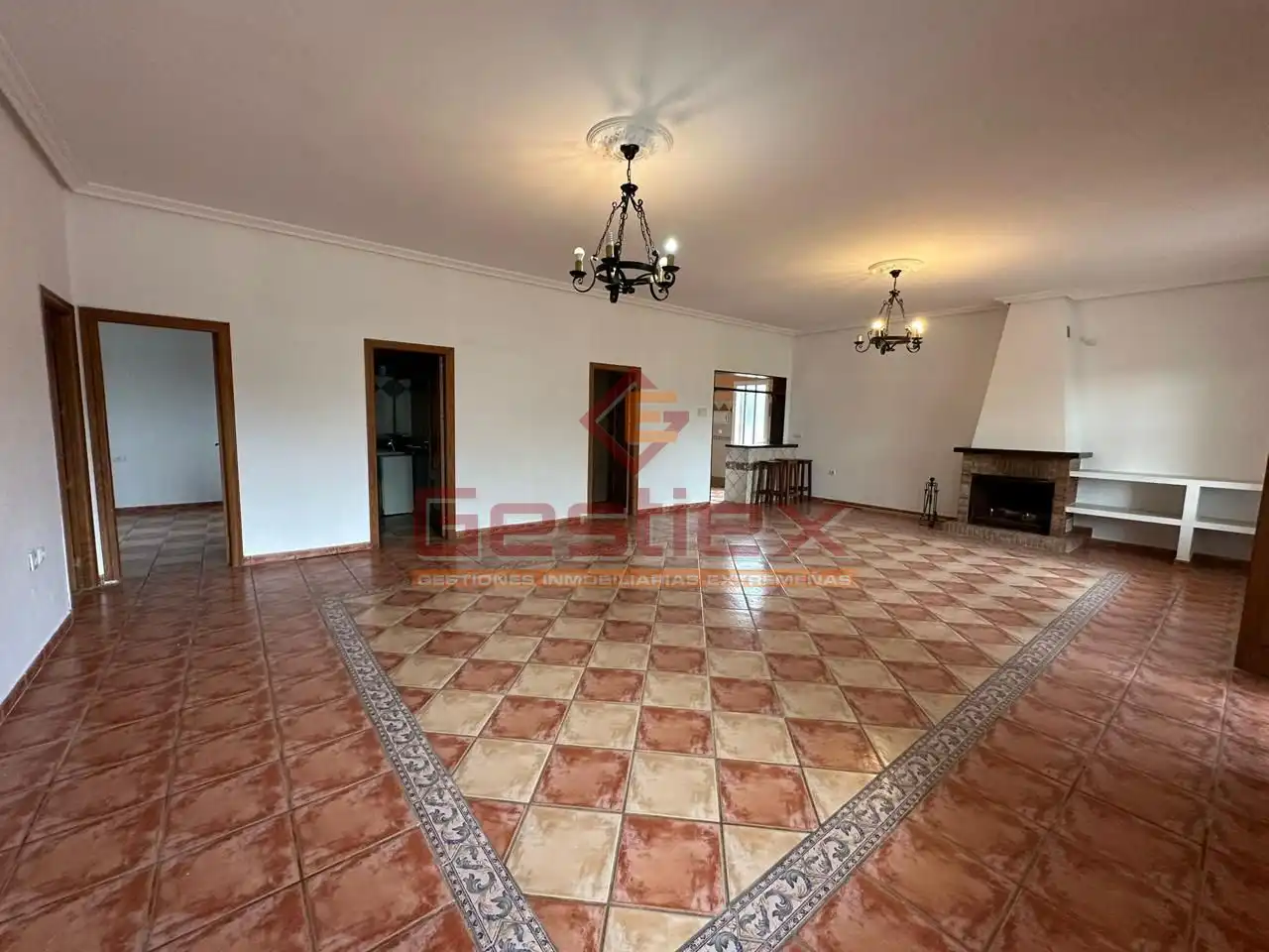 Casa amb piscina en venda a Almendralejo, imagen 3