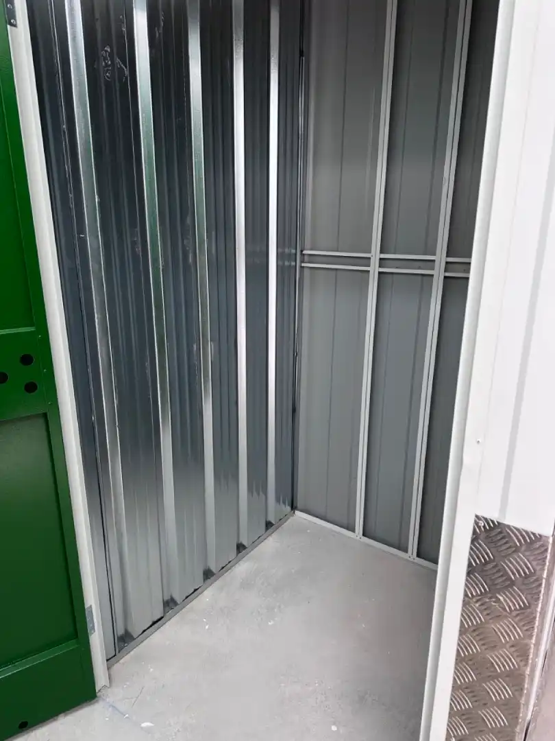 Vista exterior de Traster de lloguer en Madrid amb Alarma