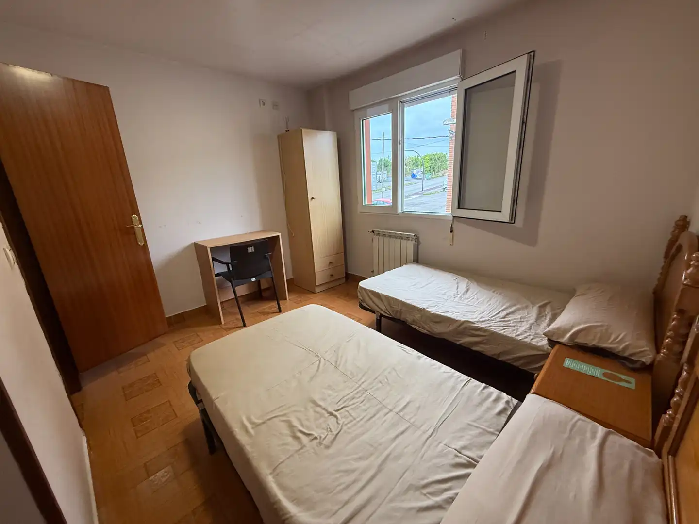 Dormitori de Edifici en venda en Siero amb Alarma