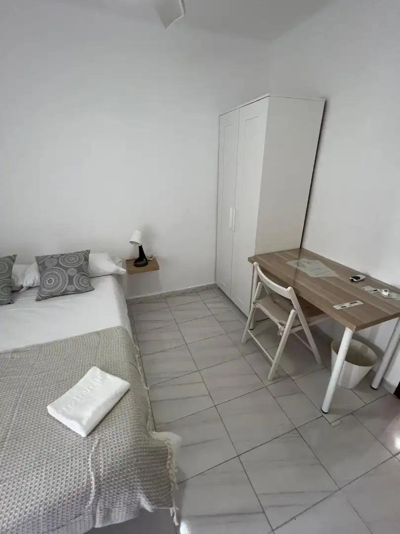 Habitación de Piso para compartir en Málaga con Aire acondicionado, Amueblado y Horno