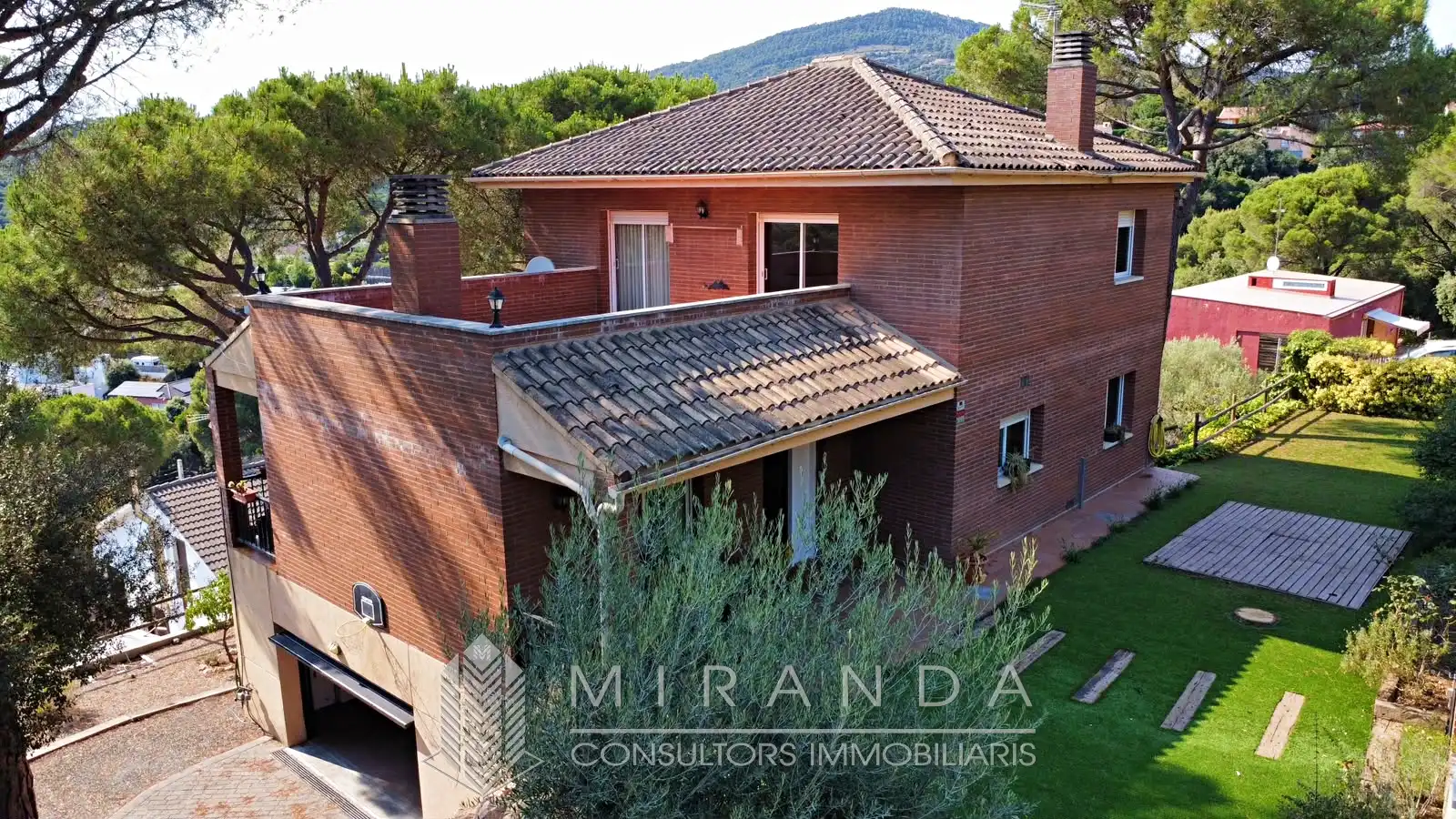 Vista exterior de Casa o xalet en venda en L'Ametlla del Vallès amb Calefacció, Jardí privat i Terrassa