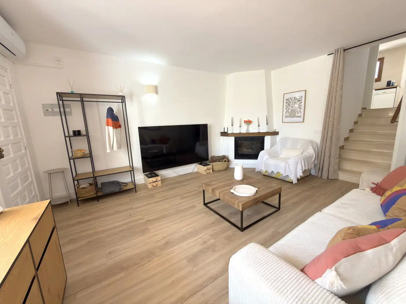 Living room of Detached homes for sale in Cunit  with Air Conditioner, Parquet flooring and Terrace