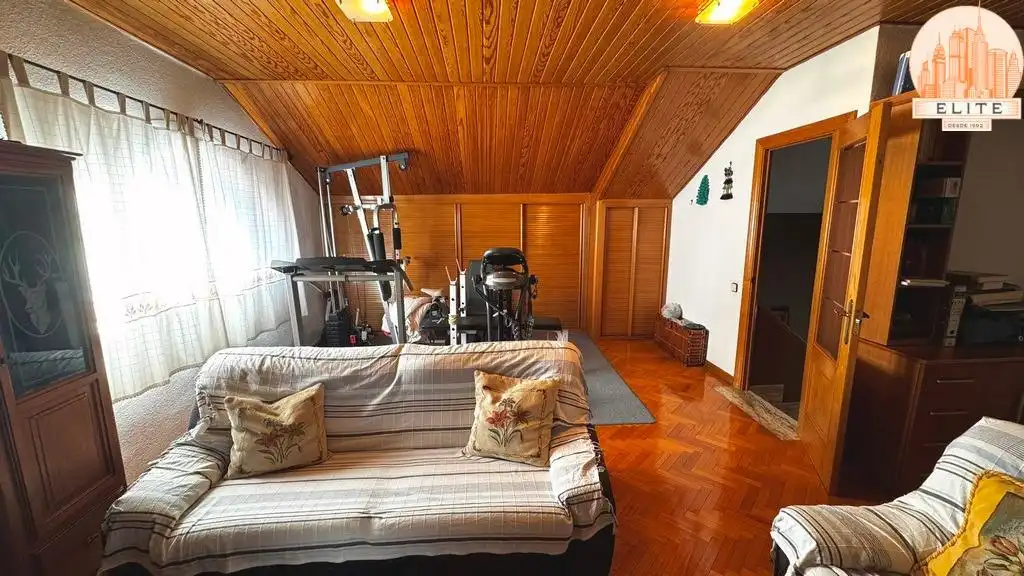 Sala de estar de Casa adosada en venta en Torrejón de la Calzada con Aire acondicionado, Calefacción y Jardín privado