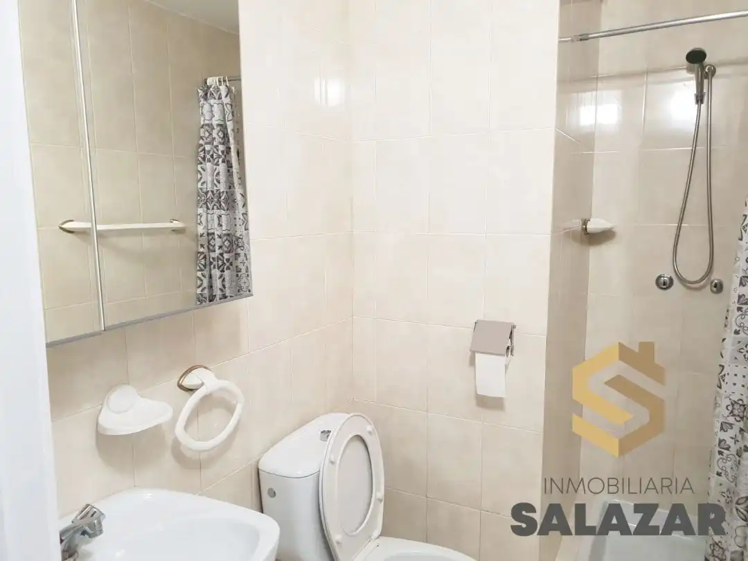 Baño de Piso de alquiler en Bilbao  con Calefacción y Balcón