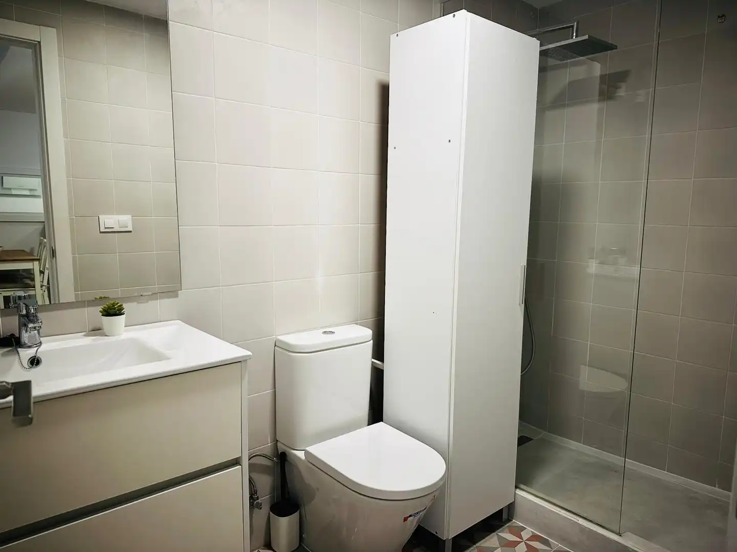 Badezimmer von Wohnungen zum Verkauf in Tarifa mit Klimaanlage, Heizung und Terrasse