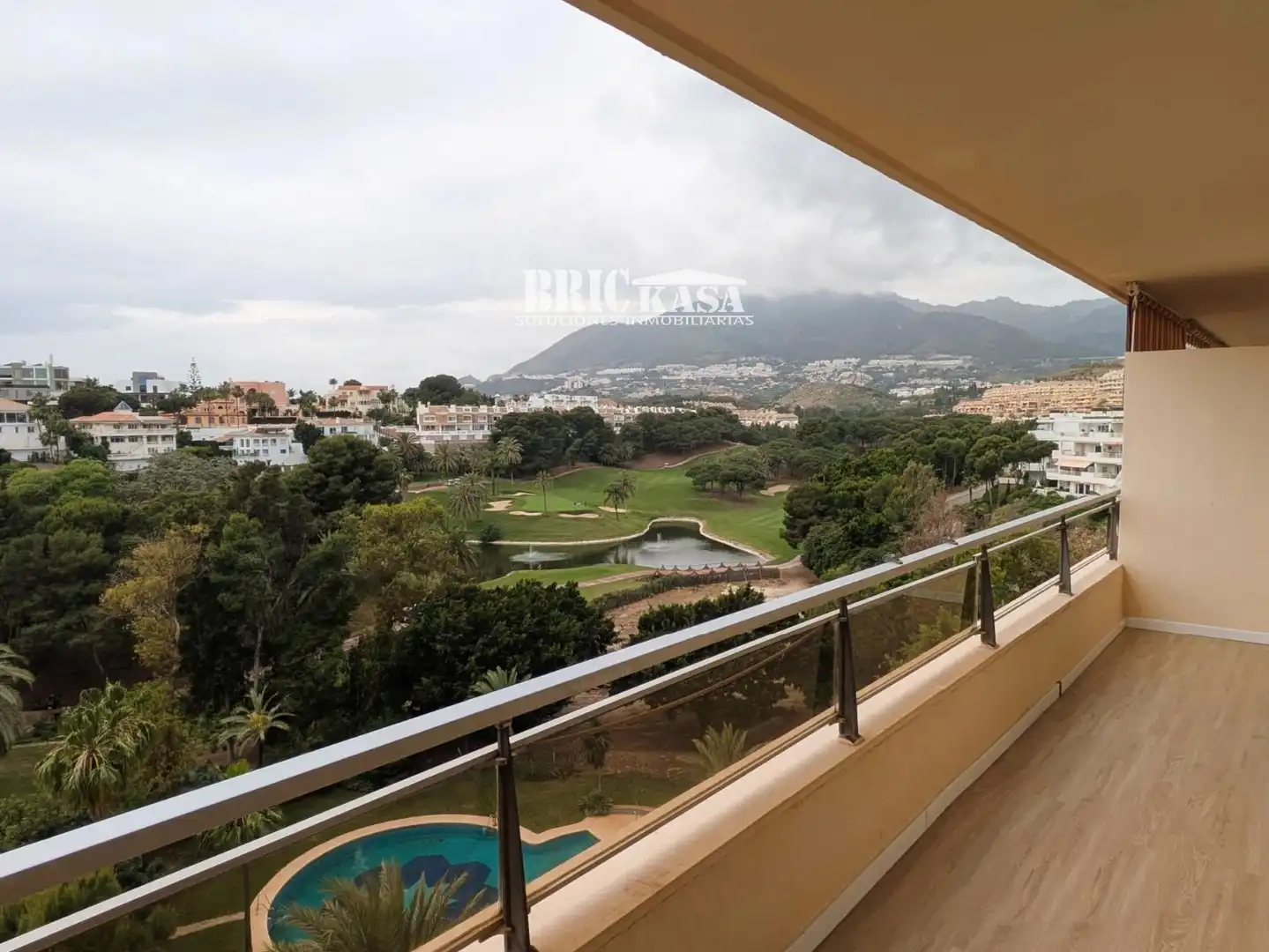 Exterior view of Flat for sale in Benalmádena  with Terrace, Swimming Pool and Furnished