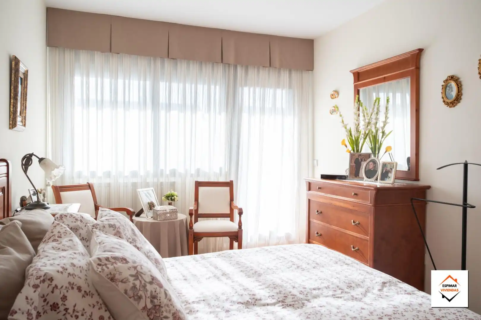 Schlafzimmer von Einfamilien-Reihenhaus zum Verkauf in Villanueva de Gállego mit Heizung, Privatgarten und Terrasse