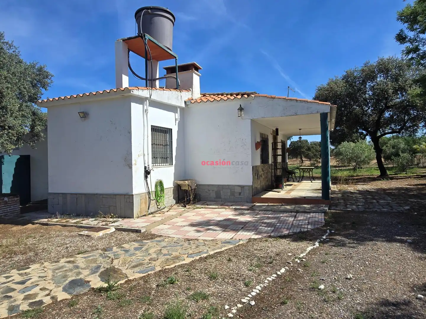 Vista exterior de Casa o xalet en venda en Villanueva del Duque amb Jardí privat, Traster i Piscina