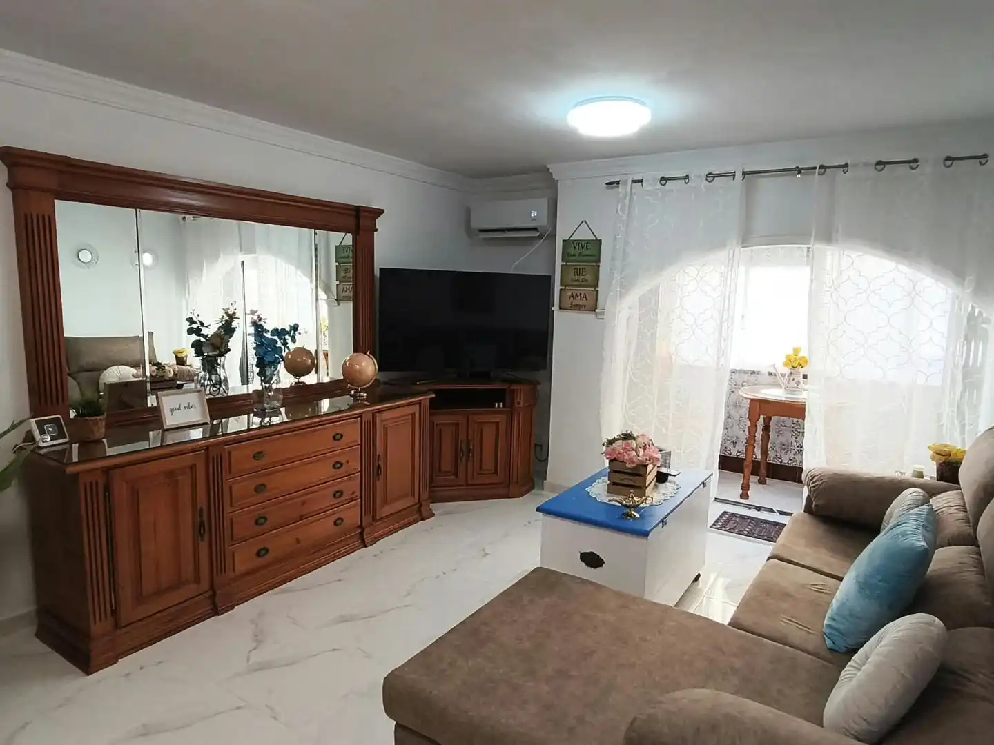 Sala de estar de Piso en venta en La Línea de la Concepción con Aire acondicionado y Amueblado
