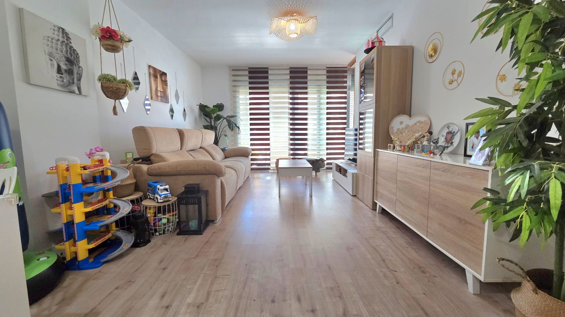 Planta baja en venta en Parla Este