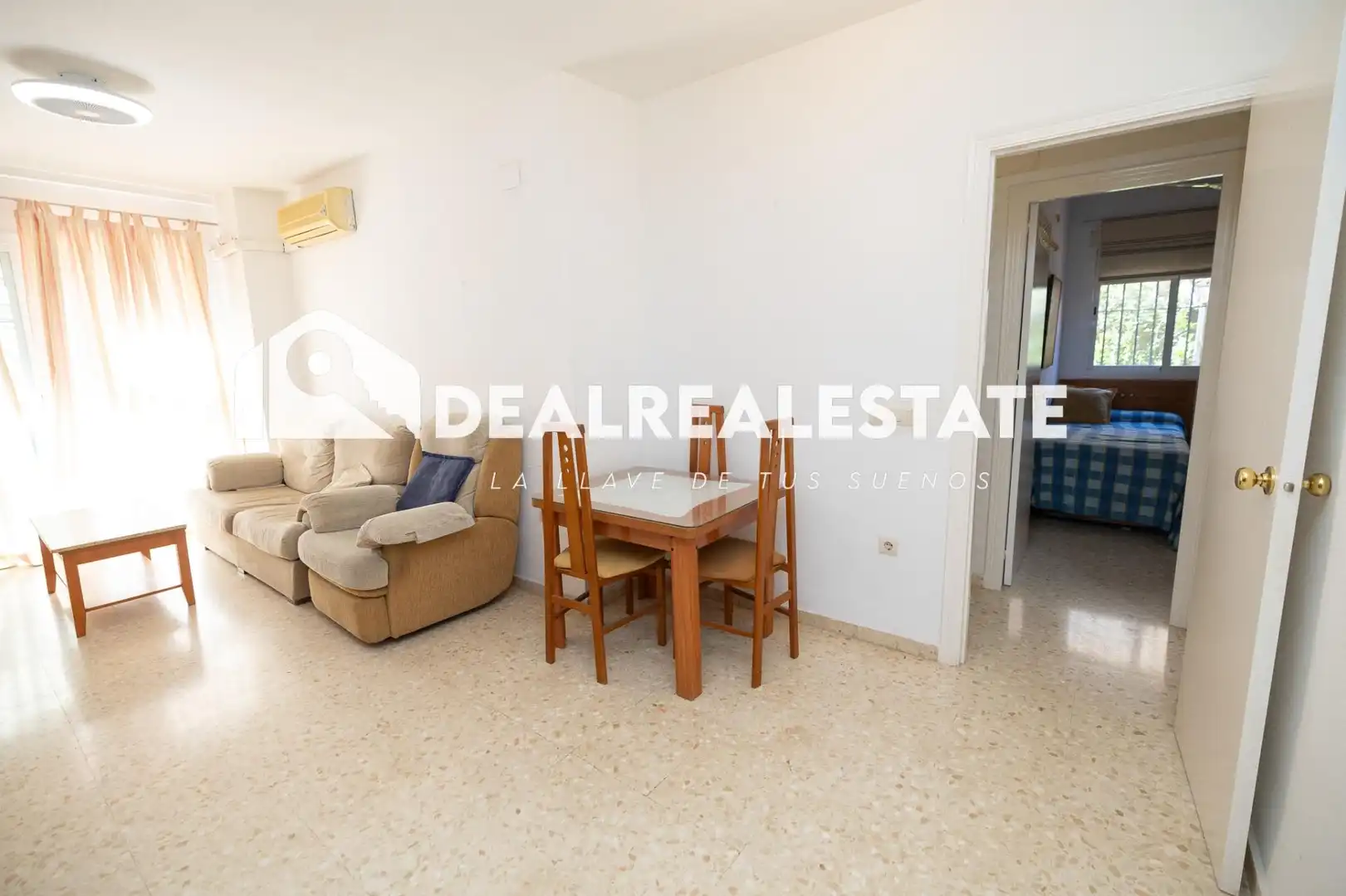 Sala d'estar de Pis en venda en La Rinconada amb Aire condicionat, Terrassa i Moblat