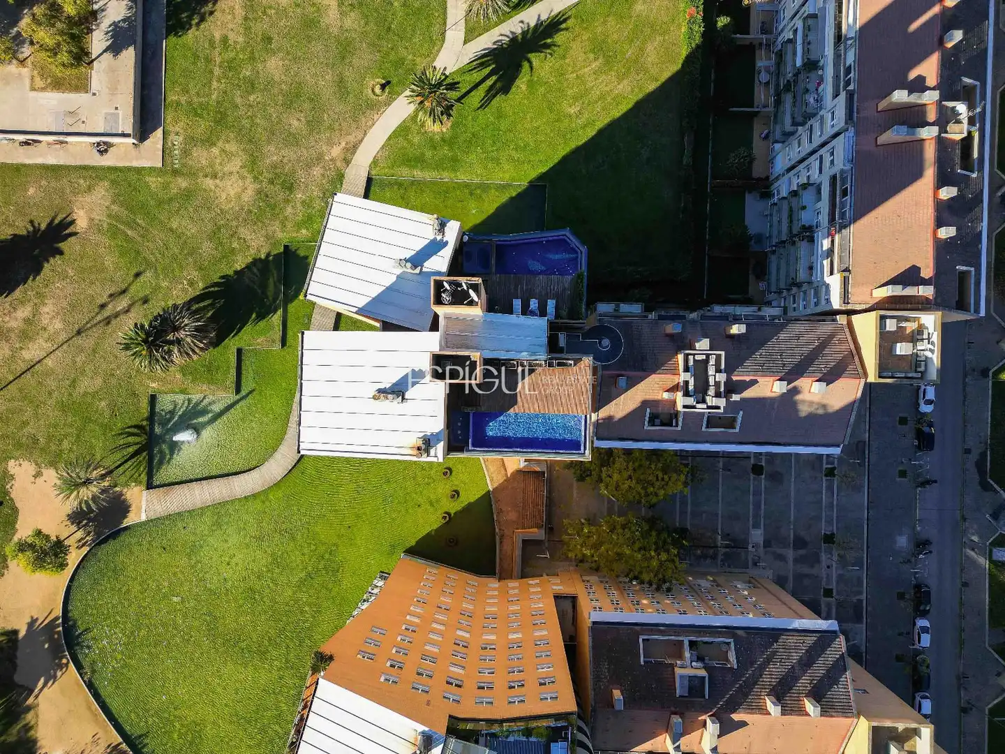 Garden of Attic for sale in Girona  with Air Conditioner, Heating and Terrace