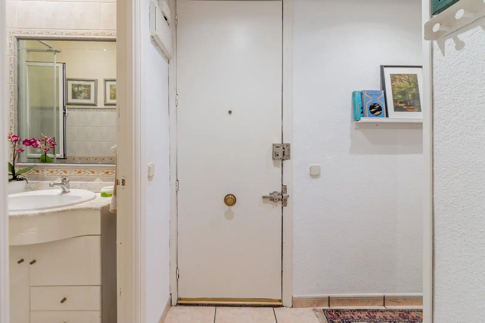 Flat for sale in Madrid  with Heating and Furnished