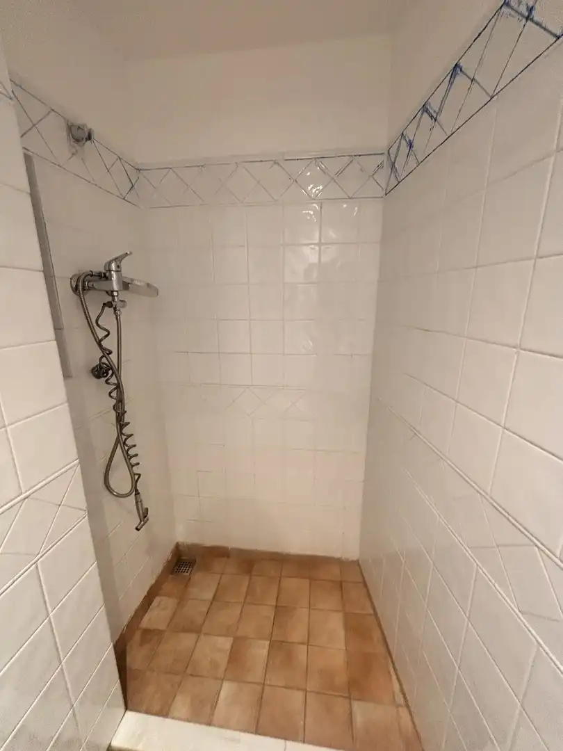 Baño de Piso de alquiler en Girona con Balcón