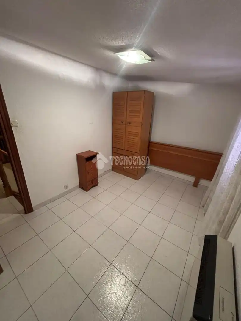 Habitación de Casa adosada en venta en Madrid con Aire acondicionado y Amueblado