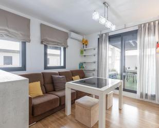 Sala d'estar de Àtic en venda en Churriana de la Vega amb Aire condicionat, Calefacció i Jardí privat