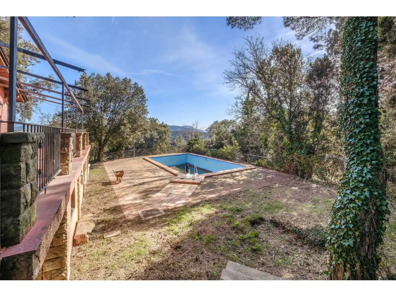 Piscina de Casa o xalet en venda en Sant Quirze Safaja amb Calefacció, Jardí privat i Piscina
