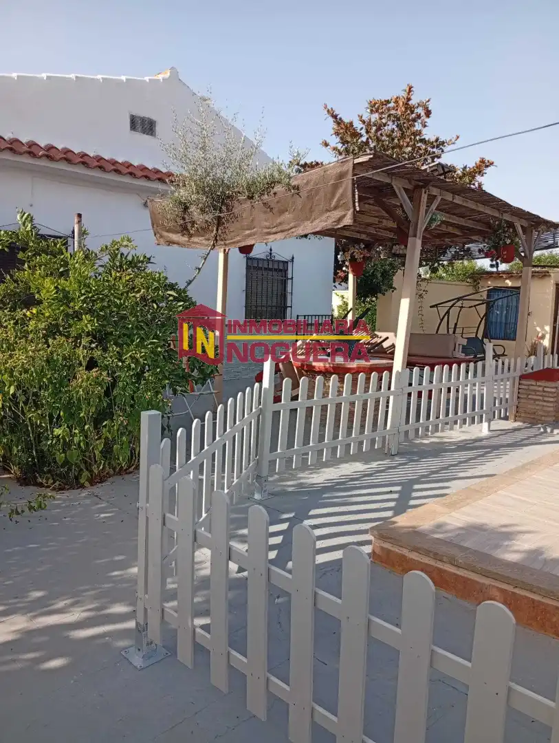 Vista exterior de Casa o xalet en venda en Fuente Palmera amb Piscina