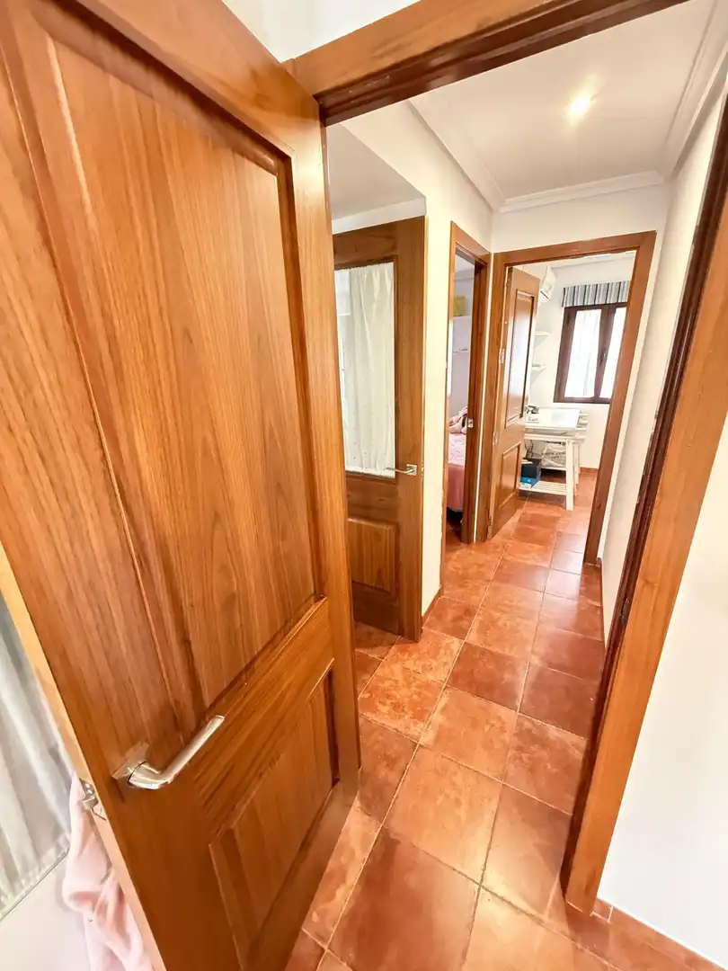 Wohnung zum Verkauf in Córdoba mit Klimaanlage, Heizung und Balkon