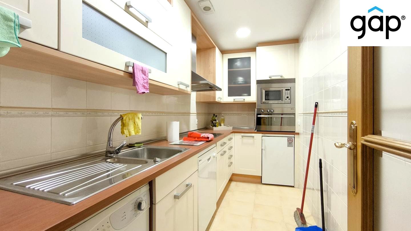 Cocina de Piso de alquiler en Cuenca Capital con Calefacción, Parquet y Amueblado