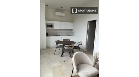 Foto 4 de Habitació a Barrio de los Remedios, Sevilla Capital