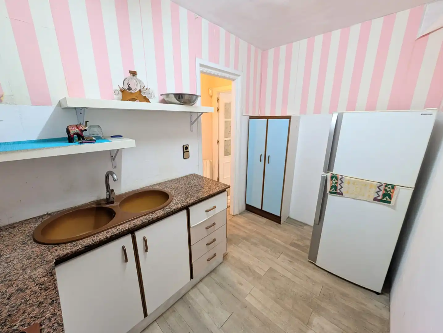 Kitchen of Ground floor for sale in Badalona  with Heating, Parquet flooring and Alarm