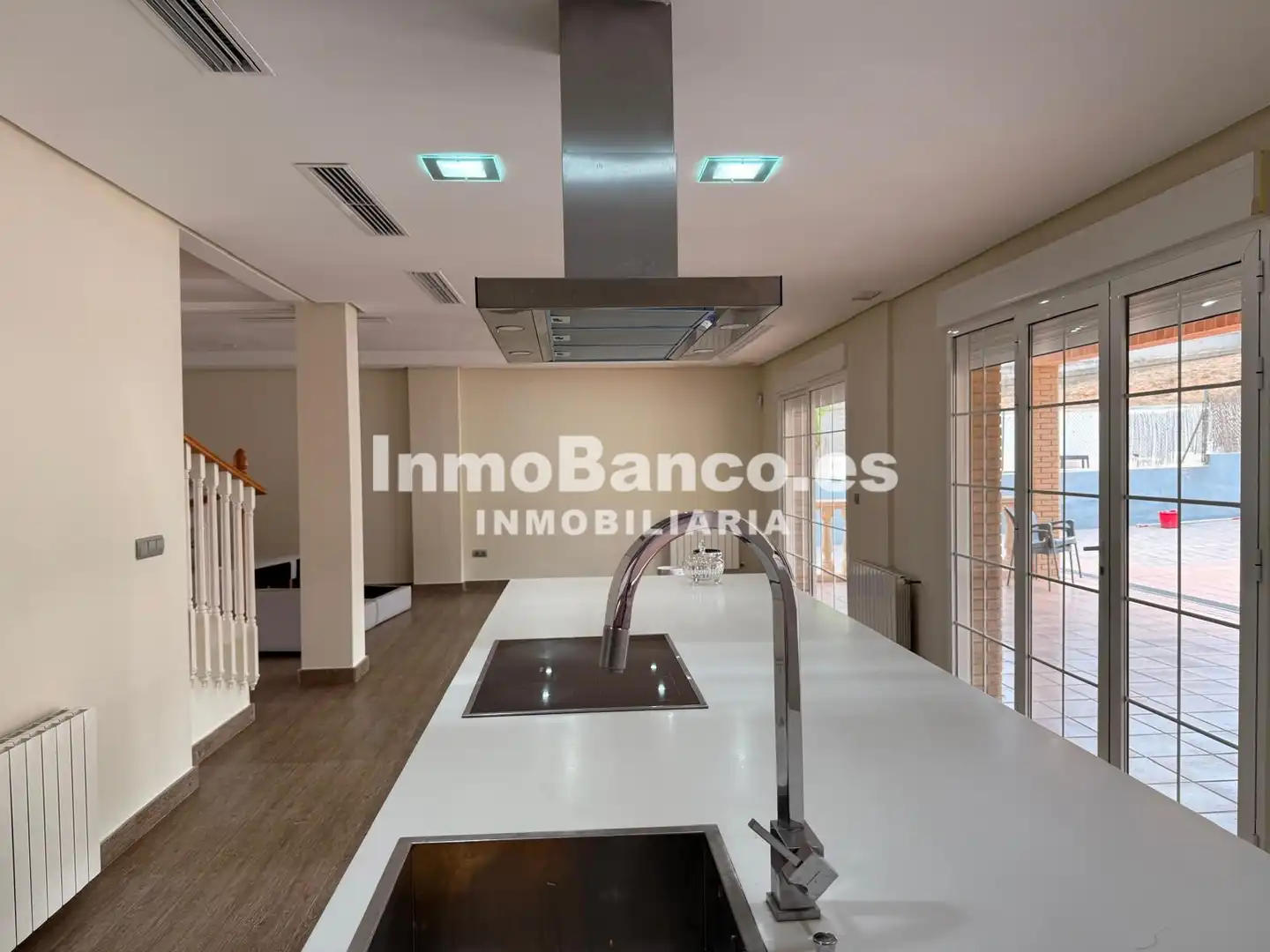 Villa mit Pool zum Verkauf in Avenida del Rio Turia 587, imagen 10