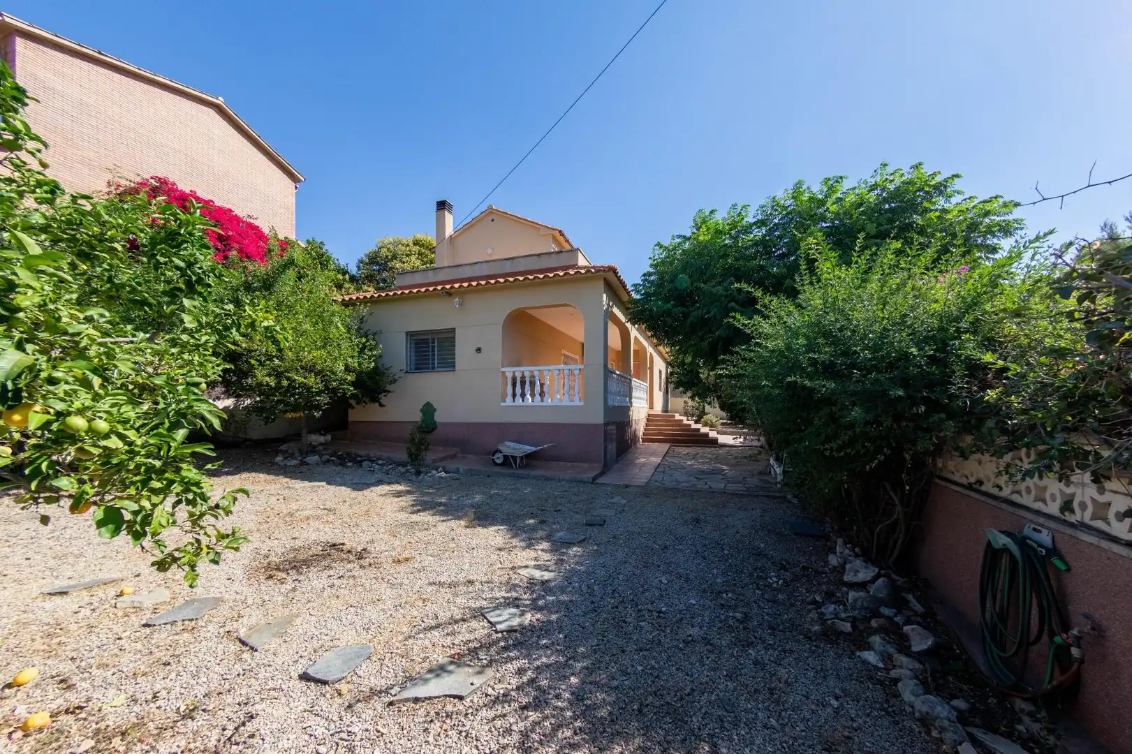 Vista exterior de Casa o xalet en venda en El Vendrell amb Aire condicionat, Calefacció i Jardí privat