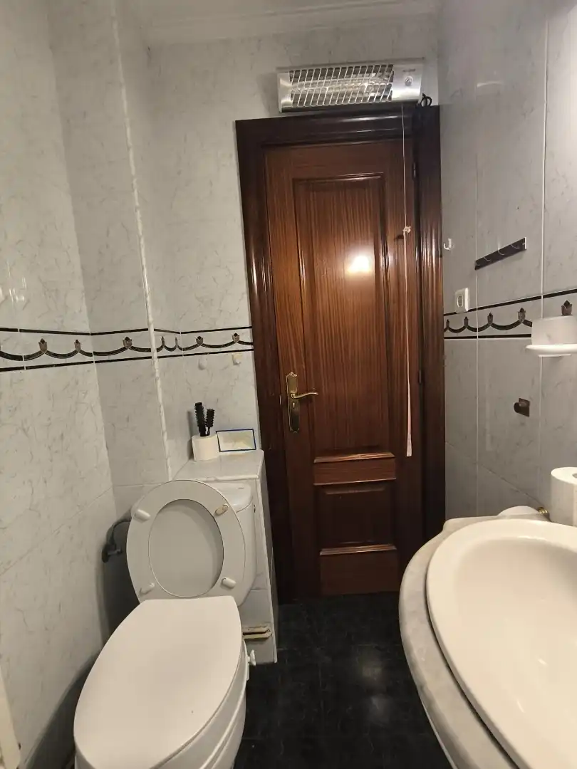 Baño de Piso en venta en Bilbao  con Calefacción, Parquet y Amueblado