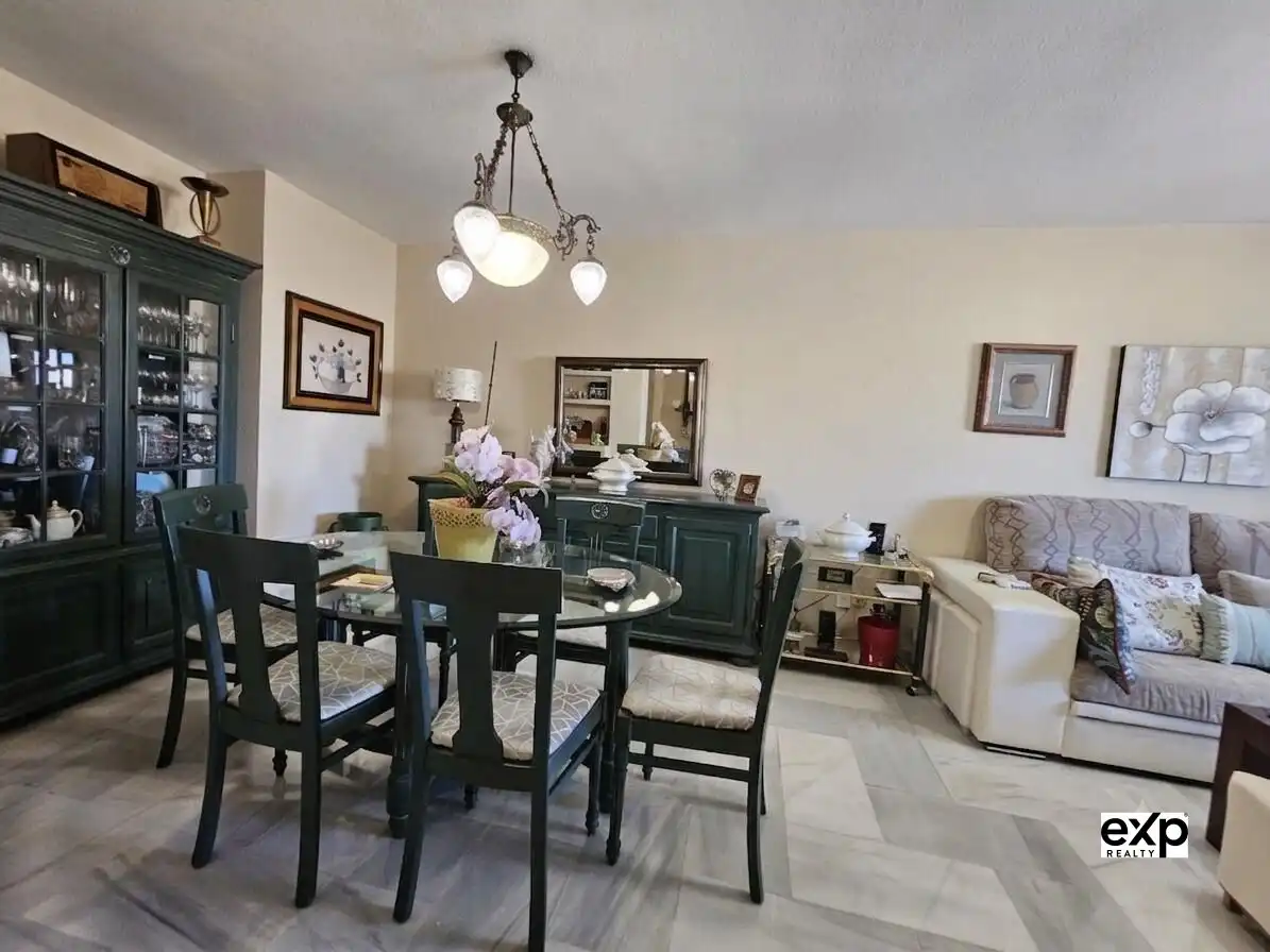 Dining room of Flat for sale in Fuengirola  with Air Conditioner, Swimming Pool and Furnished