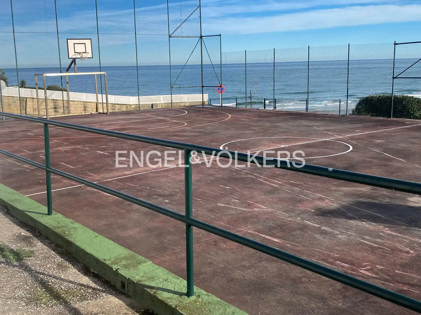 Terrassa de Casa o xalet en venda en Bareyo amb Calefacció, Jardí privat i Terrassa